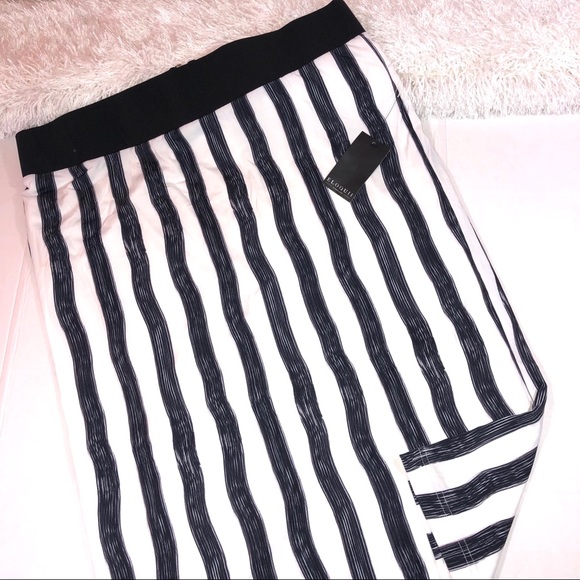 Eloquii Dresses & Skirts - Eloquii Black White Striped Skirt 20